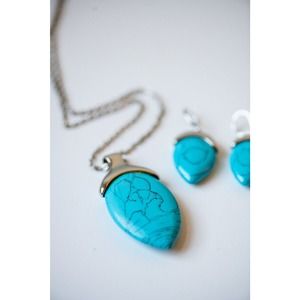 Costume Jewelry Set Necklace, Pendant, & Earrings Faux Turquoise & Silver Tone
